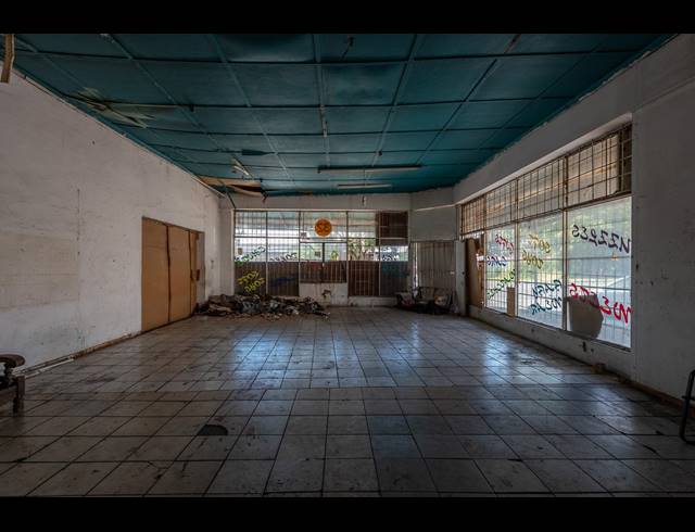 725M² BUILDING FOR SALE IN SPRINGS CENTRAL